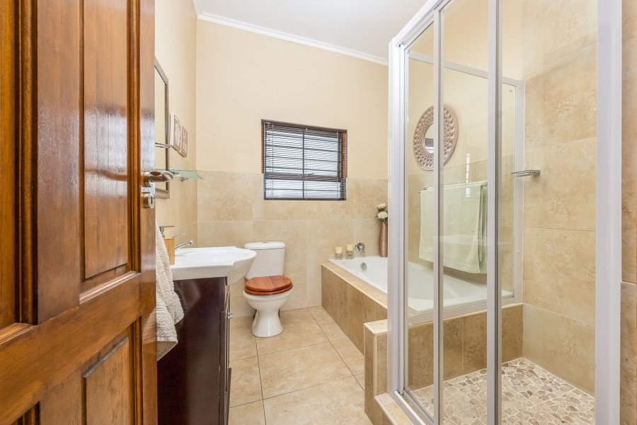 3 Bedroom Property for Sale in Zevenzicht Western Cape